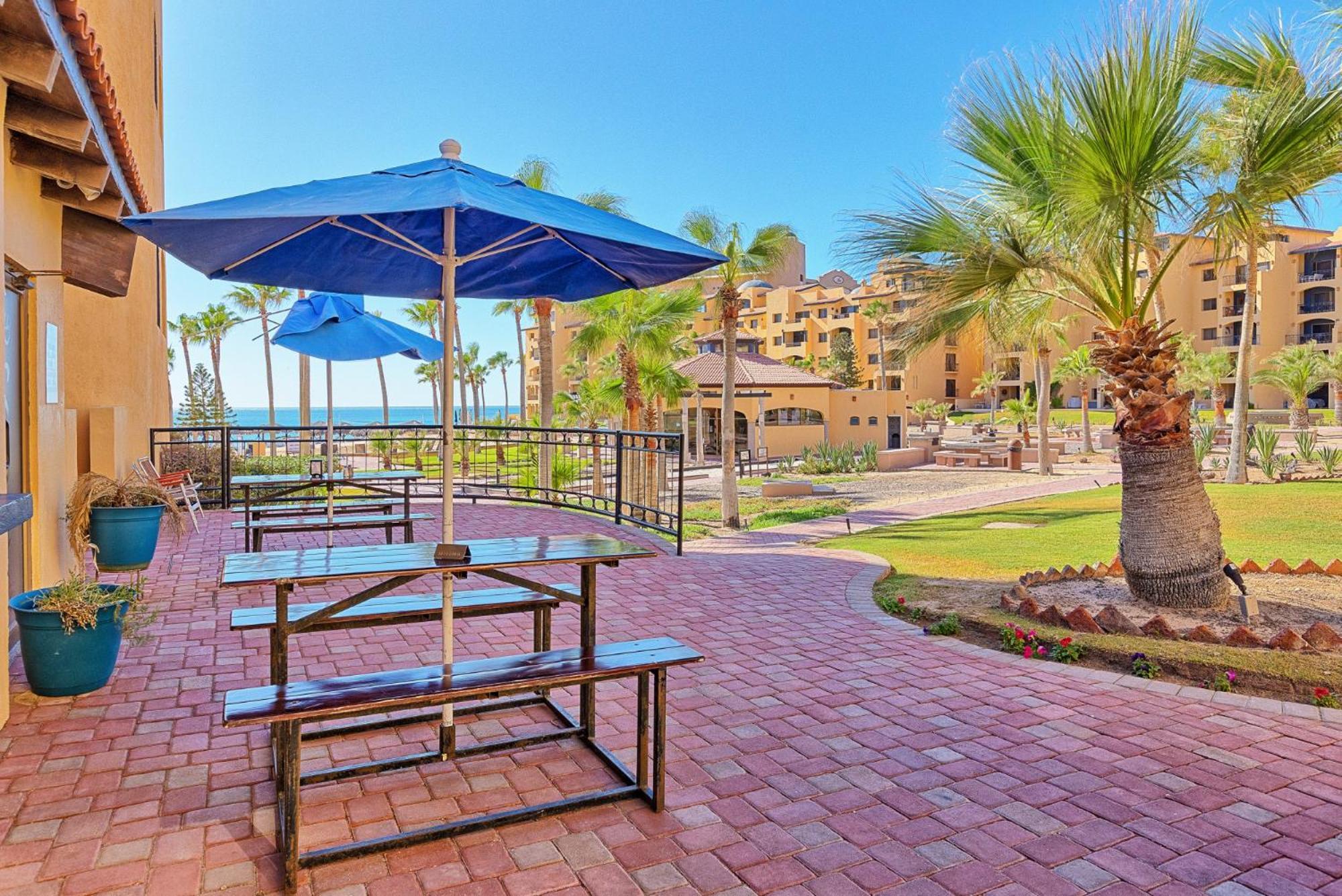 Right On The Beach! Ocean Front 2 Story Penthouse Rocky Point Exterior photo