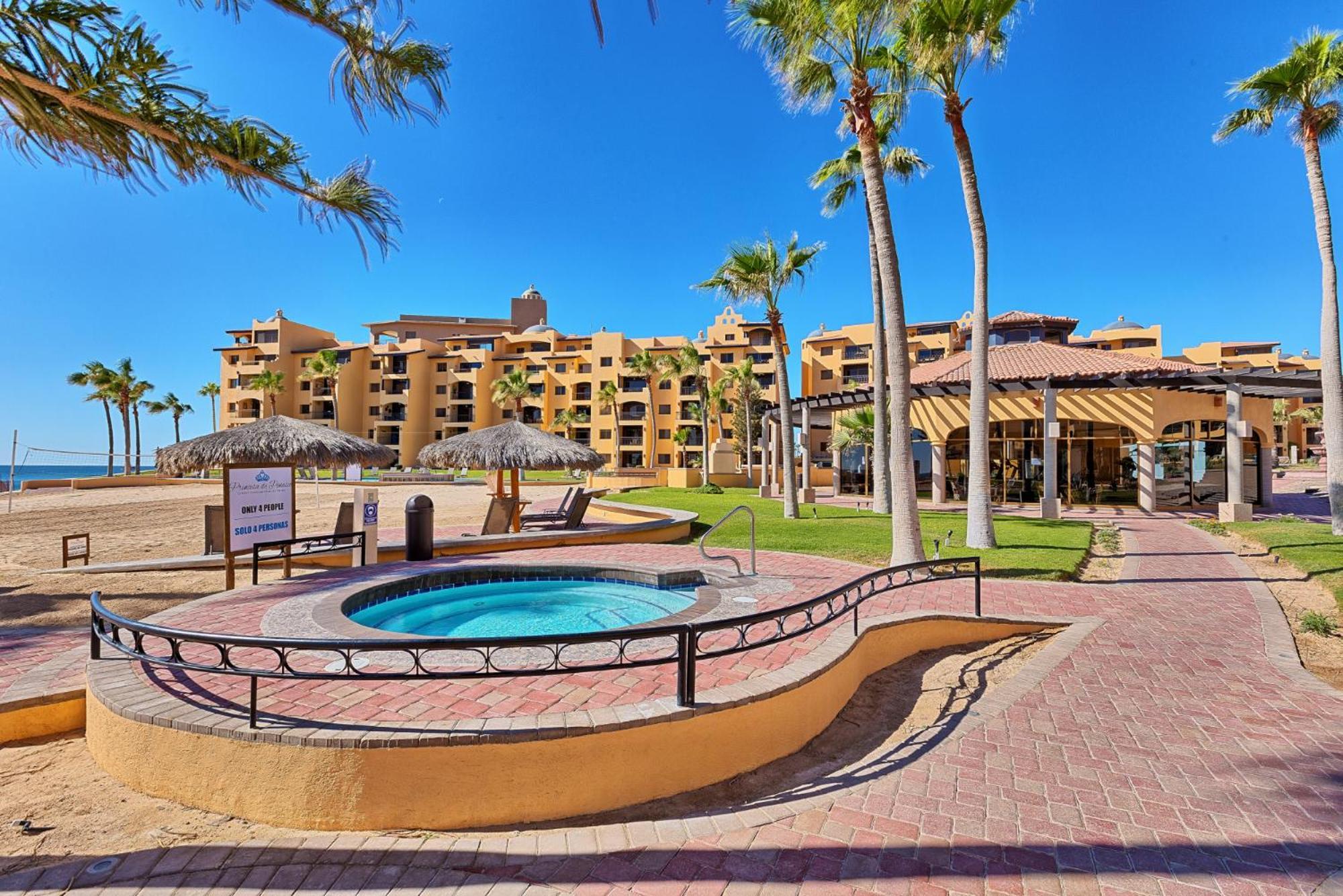Right On The Beach! Ocean Front 2 Story Penthouse Rocky Point Exterior photo