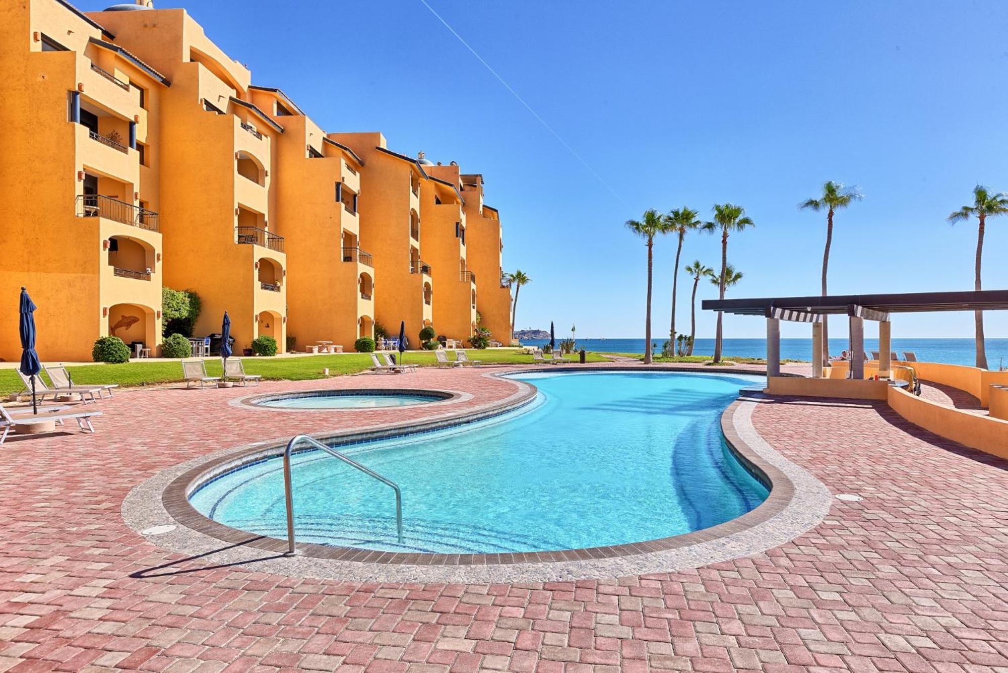 Right On The Beach! Ocean Front 2 Story Penthouse Rocky Point Exterior photo