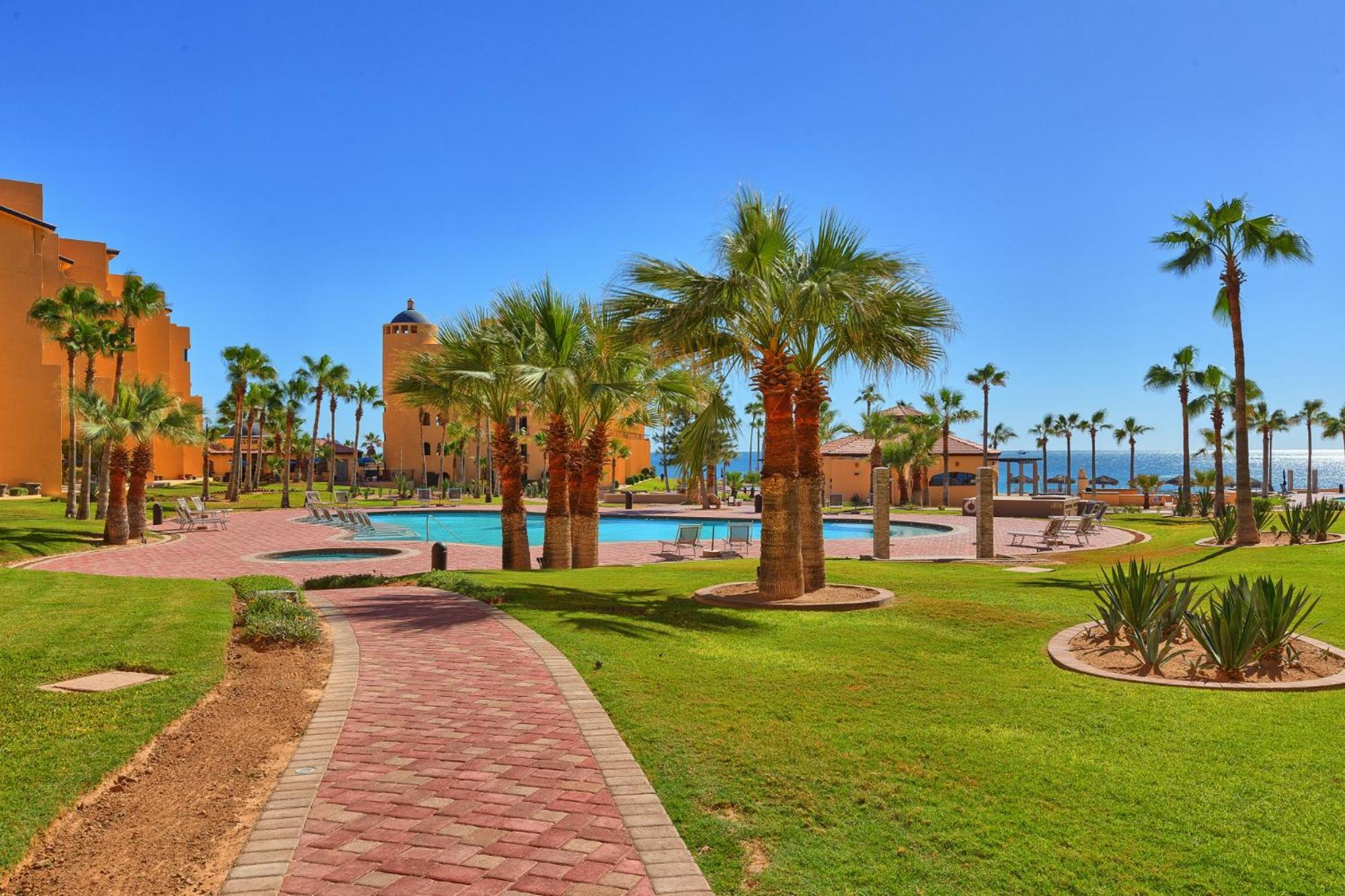 Right On The Beach! Ocean Front 2 Story Penthouse Rocky Point Exterior photo