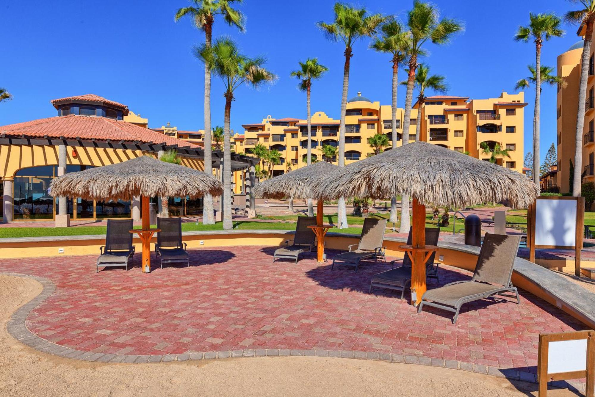Right On The Beach! Ocean Front 2 Story Penthouse Rocky Point Exterior photo
