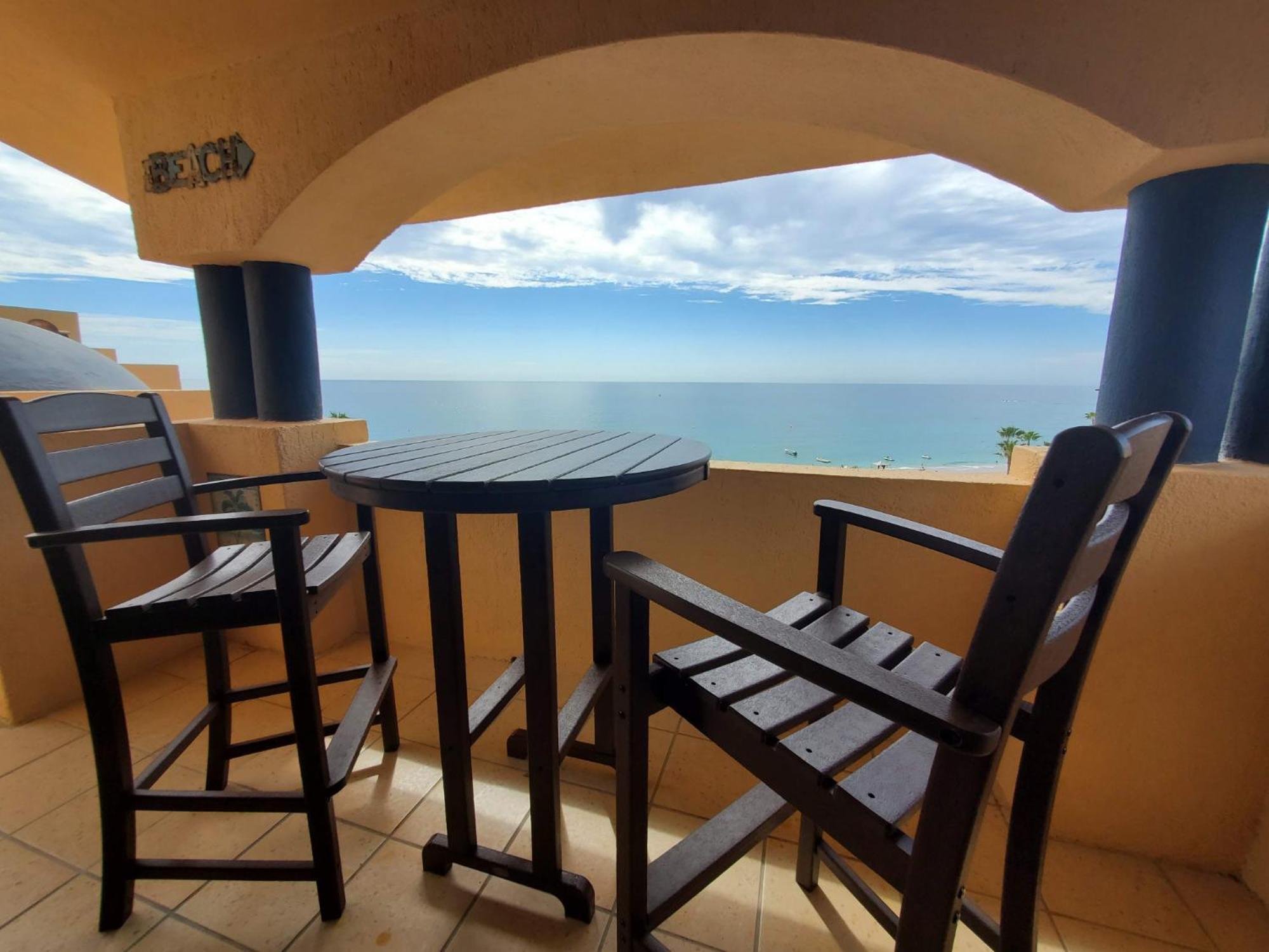 Right On The Beach! Ocean Front 2 Story Penthouse Rocky Point Exterior photo