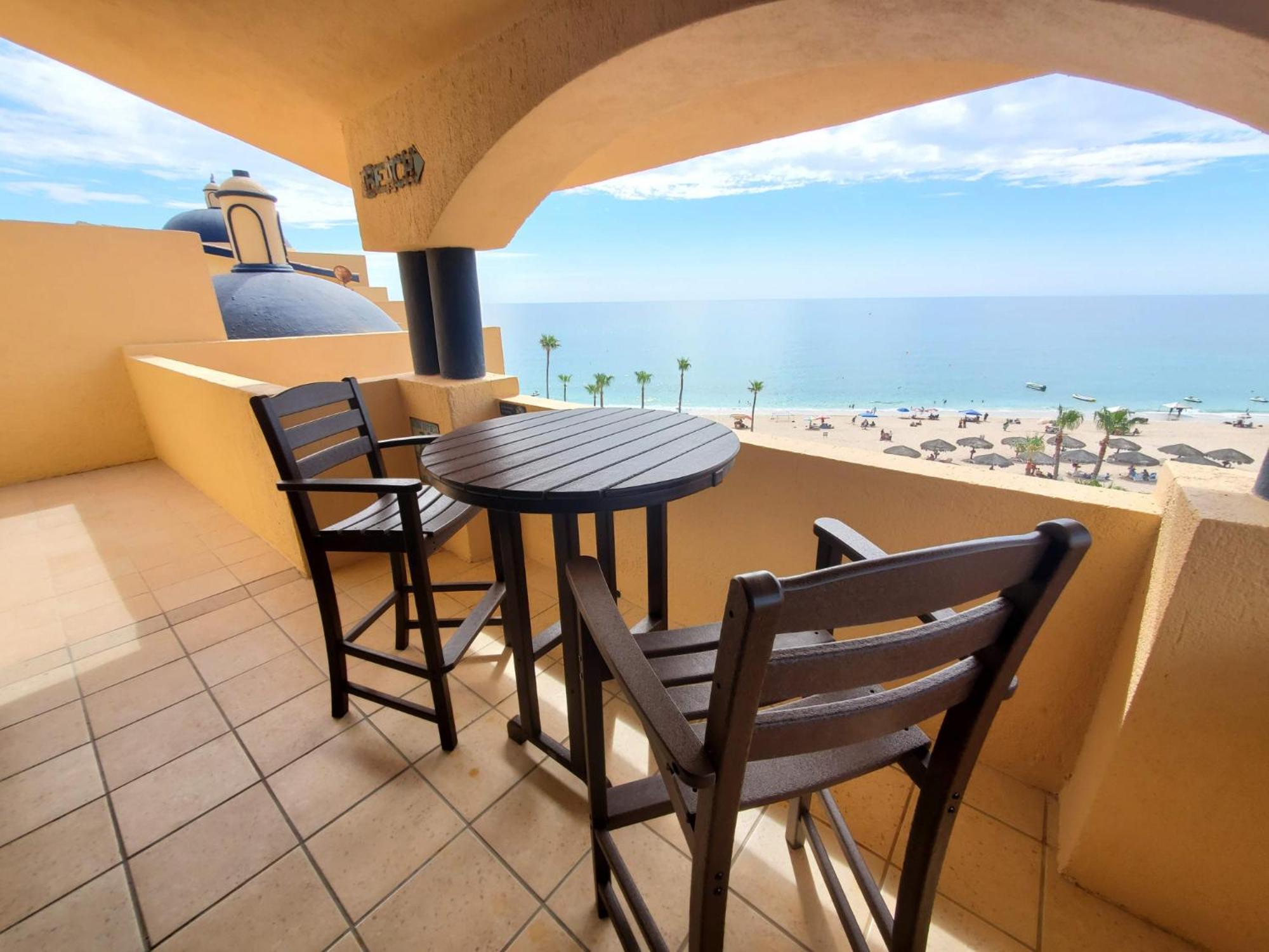 Right On The Beach! Ocean Front 2 Story Penthouse Rocky Point Exterior photo